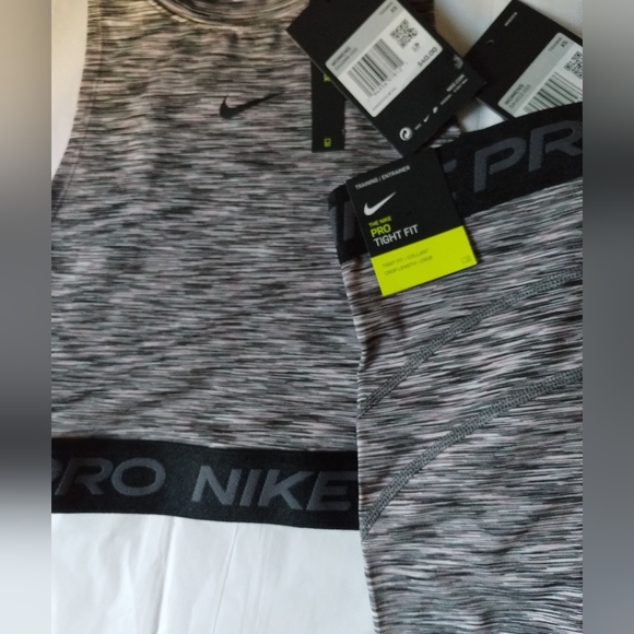 Nike Pro Space Dye Cropped 2pc Training Set - Picture 7 of 7